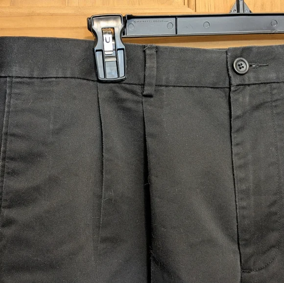 Dockers D4 Khaki Pants Men's 36x30 Black Classic Fit Pleated Relaxed Straight - Picture 4 of 10